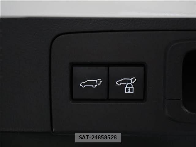 Toyota Crown Sports 2025-03 7216737-18