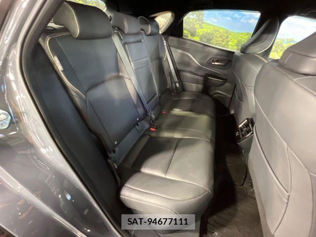 Toyota Crown Sports 2023-12 7216729-9