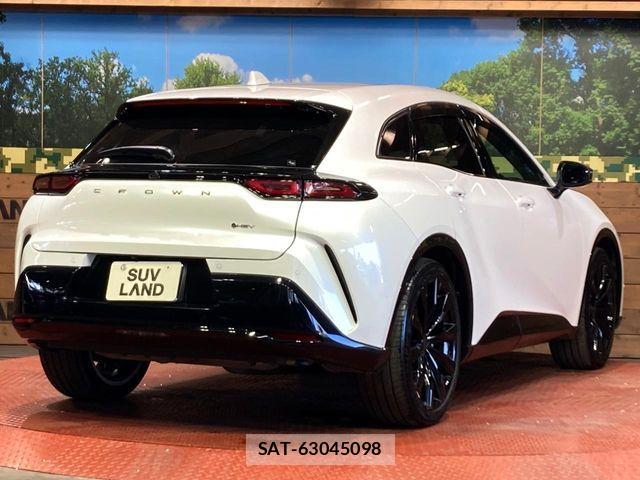 Toyota Crown Sports 2024-03 7216733-16