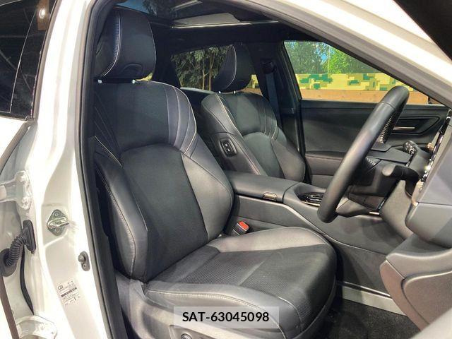 Toyota Crown Sports 2024-03 7216733-8