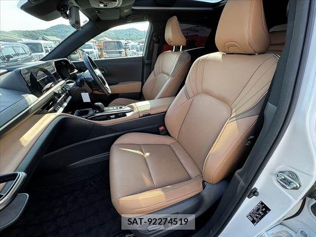 Toyota Crown Sports 2025-05 7250307-17