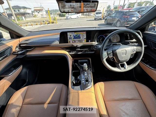 Toyota Crown Sports 2025-05 7250307-1