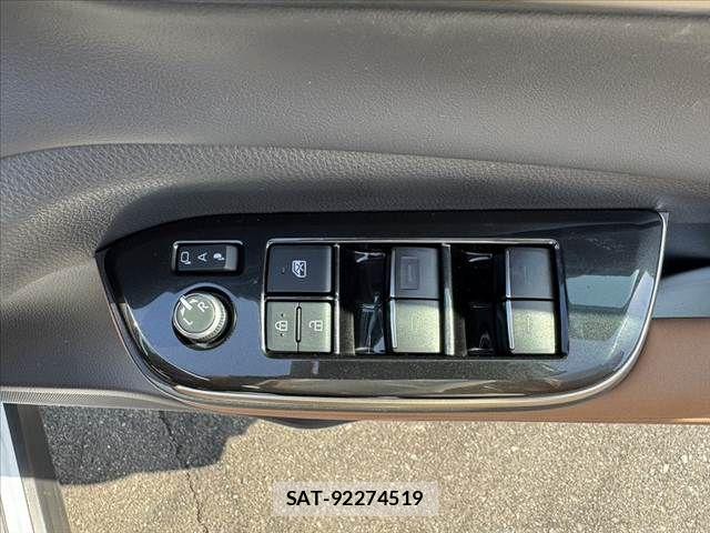 Toyota Crown Sports 2025-05 7250307-28