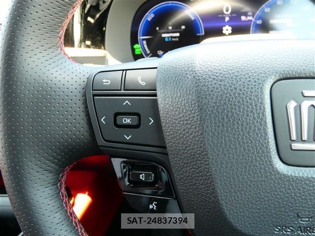 Toyota Crown Sports 2025-03 7250310-11