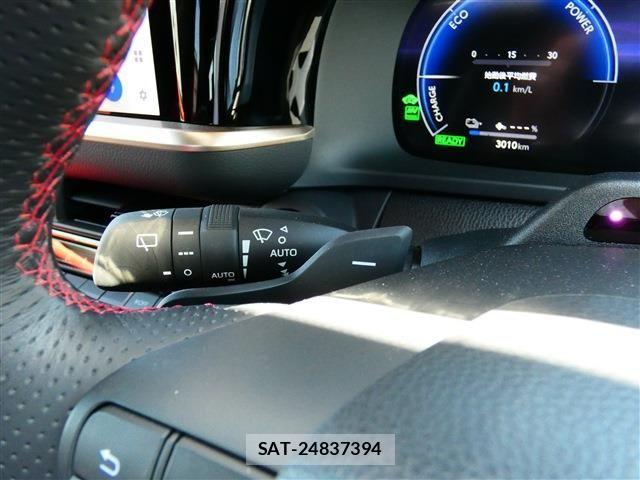 Toyota Crown Sports 2025-03 7250310-12