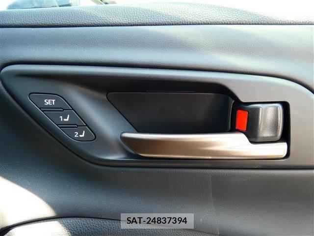Toyota Crown Sports 2025-03 7250310-22