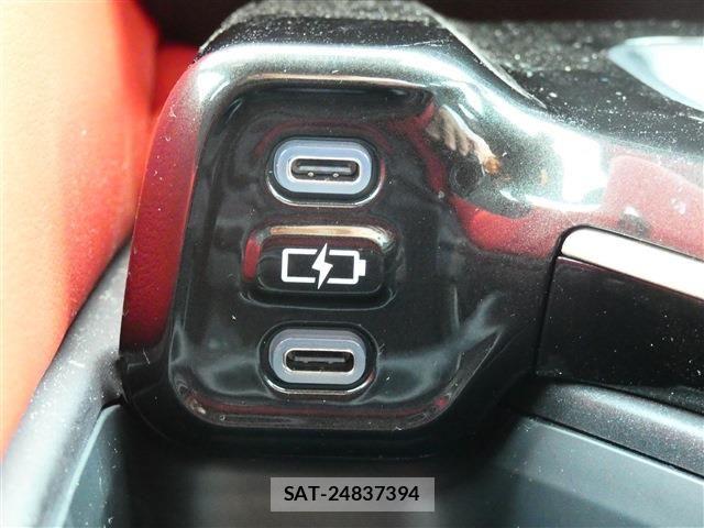 Toyota Crown Sports 2025-03 7250310-6