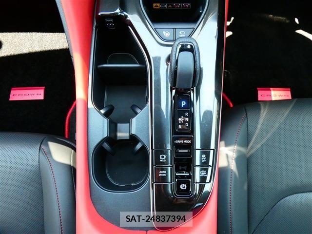 Toyota Crown Sports 2025-03 7250310-7