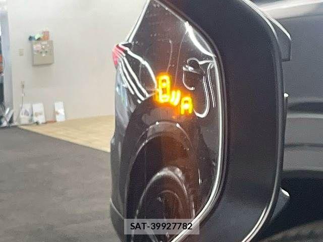 Toyota Crown Sports 2023-11 7250309-10
