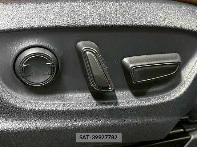 Toyota Crown Sports 2023-11 7250309-11