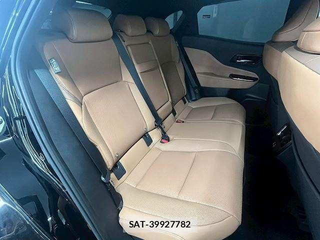 Toyota Crown Sports 2023-11 7250309-5