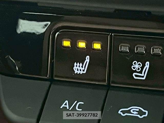 Toyota Crown Sports 2023-11 7250309-7
