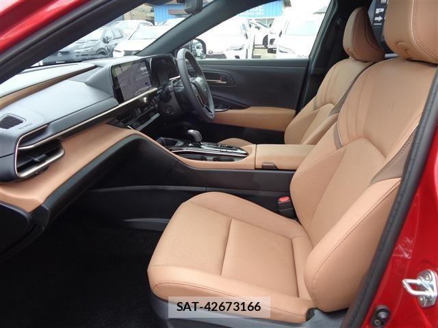 Toyota Crown Sports 2025-11 7326430-9