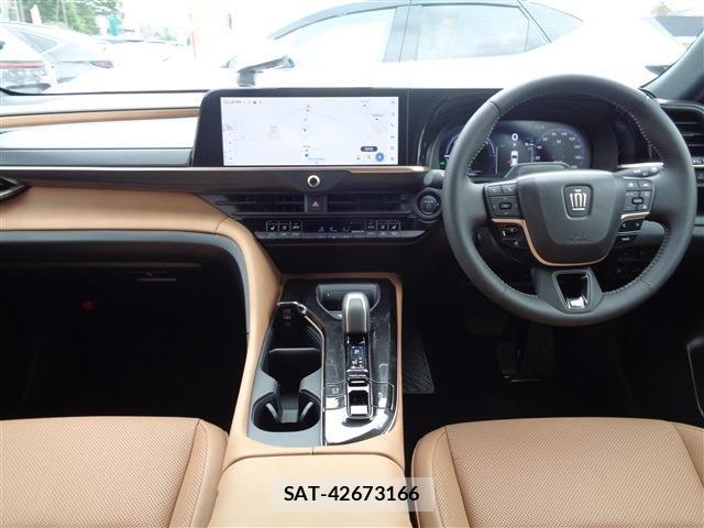 Toyota Crown Sports 2025-11 7326430-11