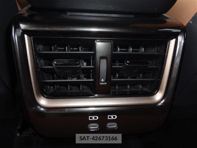 Toyota Crown Sports 2025-11 7326430-12