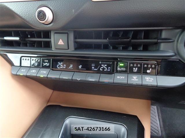 Toyota Crown Sports 2025-11 7326430-23