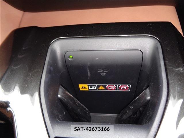 Toyota Crown Sports 2025-11 7326430-25