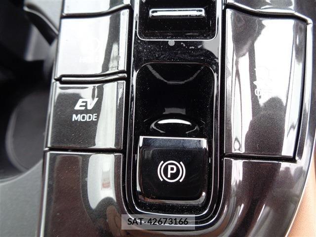 Toyota Crown Sports 2025-11 7326430-28