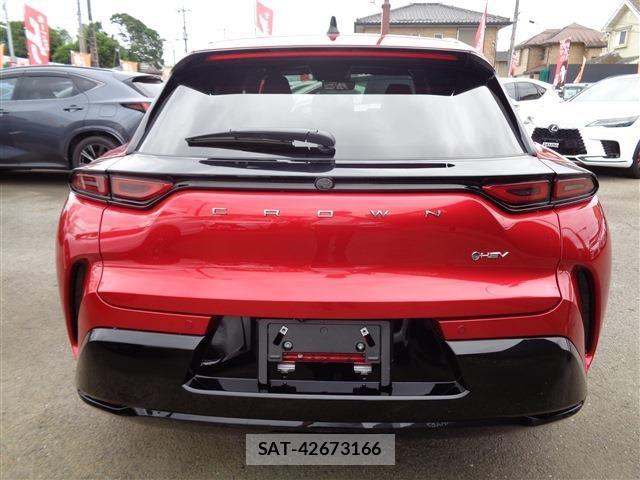 Toyota Crown Sports 2025-11 7326430-6