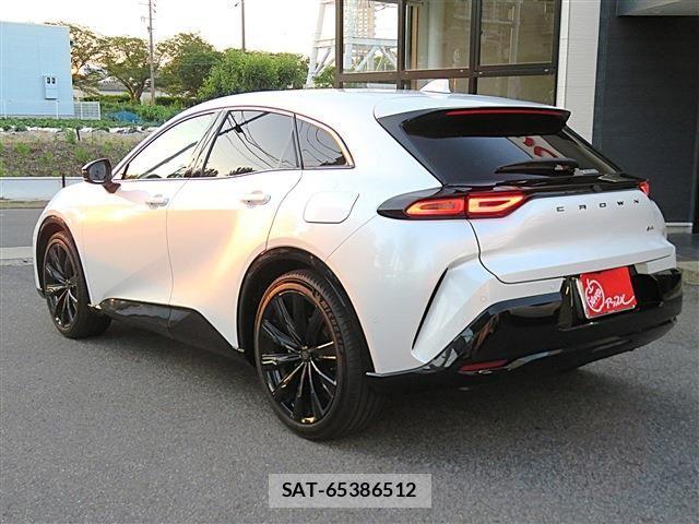 Toyota Crown Sports 2023-12 7326425-4