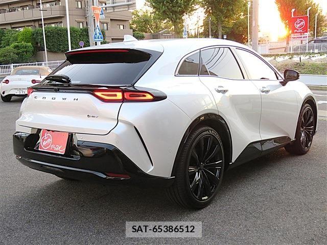 Toyota Crown Sports 2023-12 7326425-5