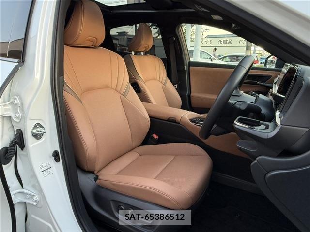 Toyota Crown Sports 2023-12 7326425-8
