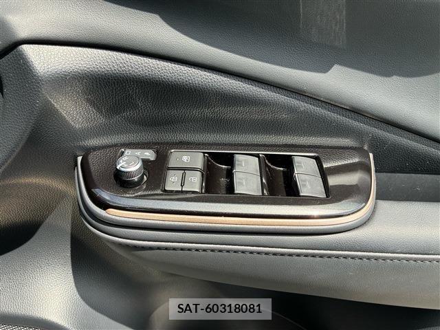 Toyota Crown Sports 2025-03 7326427-16