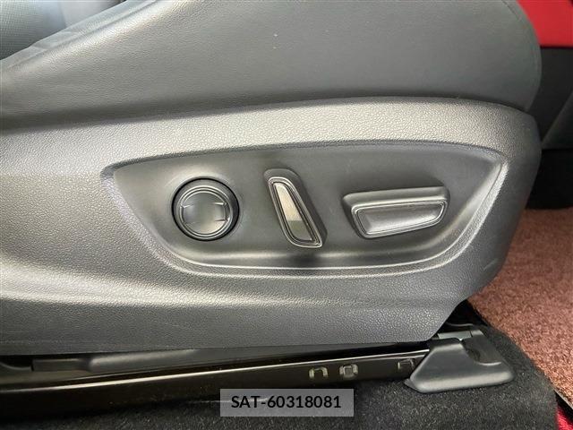 Toyota Crown Sports 2025-03 7326427-20