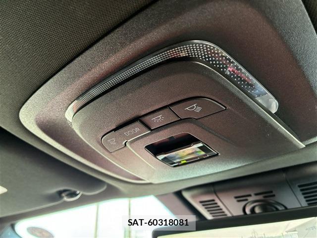 Toyota Crown Sports 2025-03 7326427-21