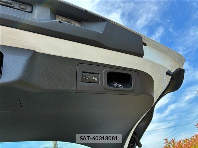 Toyota Crown Sports 2025-03 7326427-25