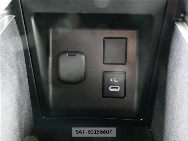 Toyota Crown Sports 2023-10 7326428-9