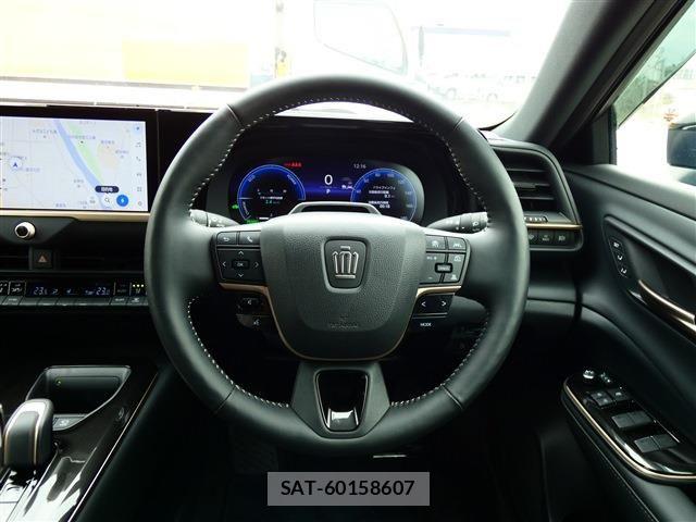 Toyota Crown Sports 2023-10 7326428-12