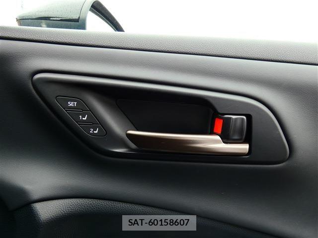 Toyota Crown Sports 2023-10 7326428-21