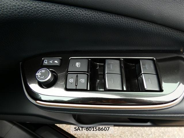 Toyota Crown Sports 2023-10 7326428-22