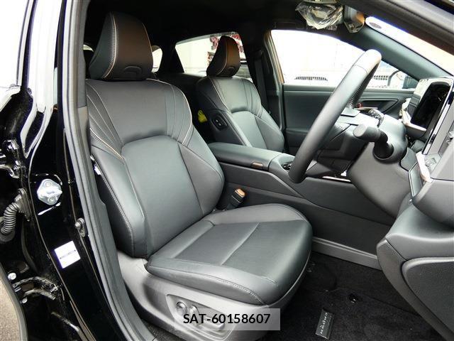 Toyota Crown Sports 2023-10 7326428-23