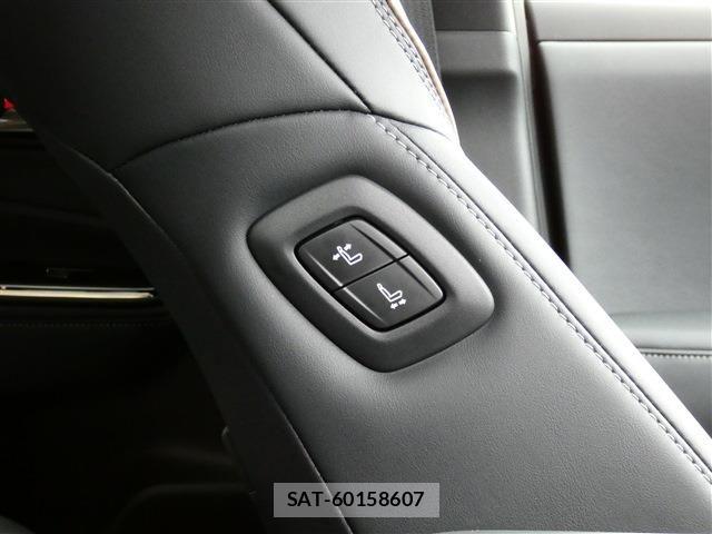 Toyota Crown Sports 2023-10 7326428-27