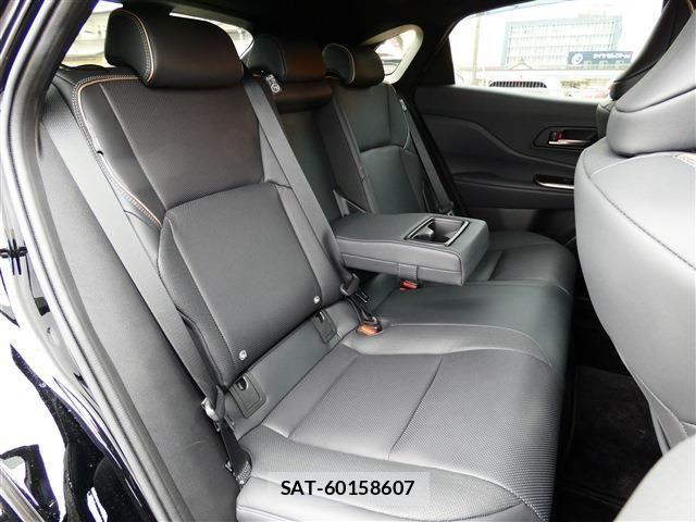 Toyota Crown Sports 2023-10 7326428-29