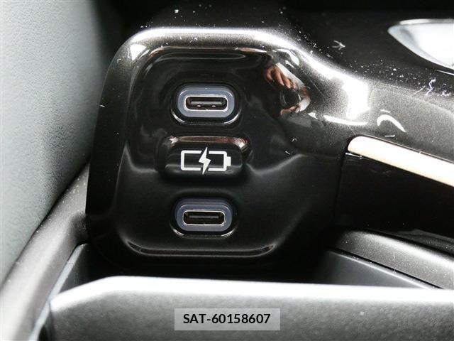 Toyota Crown Sports 2023-10 7326428-5