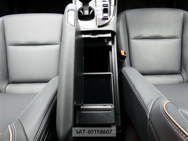 Toyota Crown Sports 2023-10 7326428-8