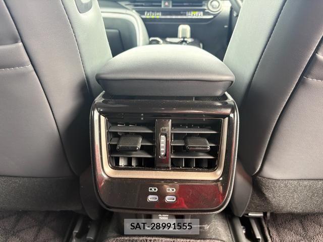 Toyota Crown Sports 2024-10 7326424-13