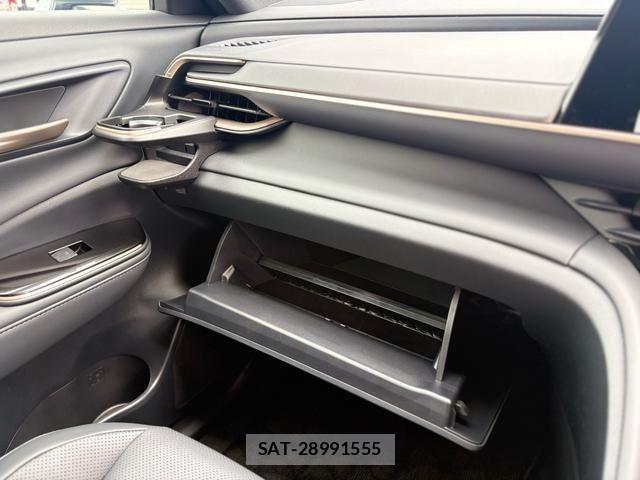 Toyota Crown Sports 2024-10 7326424-28