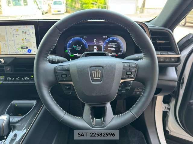 Toyota Crown Sports 2024-02 7326420-10