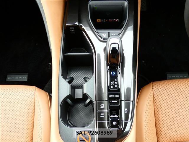 Toyota Crown Sports 2024-11 7326426-9