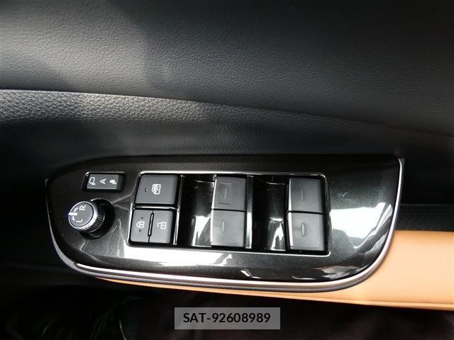 Toyota Crown Sports 2024-11 7326426-22