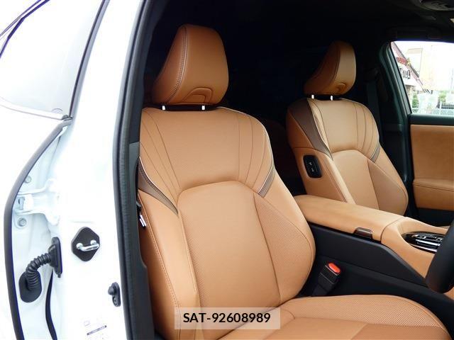 Toyota Crown Sports 2024-11 7326426-26