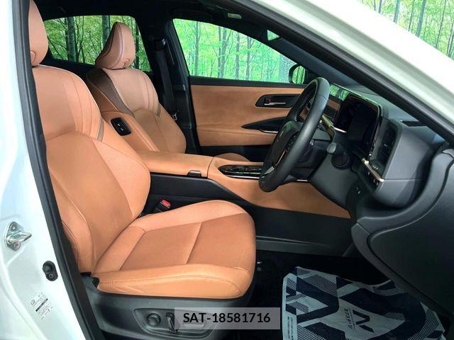Toyota Crown Sports 2024-09 7357337-15