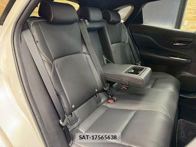 Toyota Crown Sports 2024-01 7357339-5