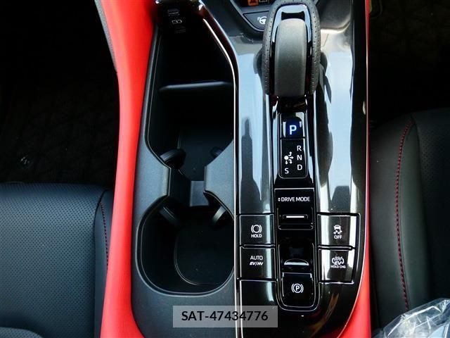 Toyota Crown Sports 2024-08 7357332-7