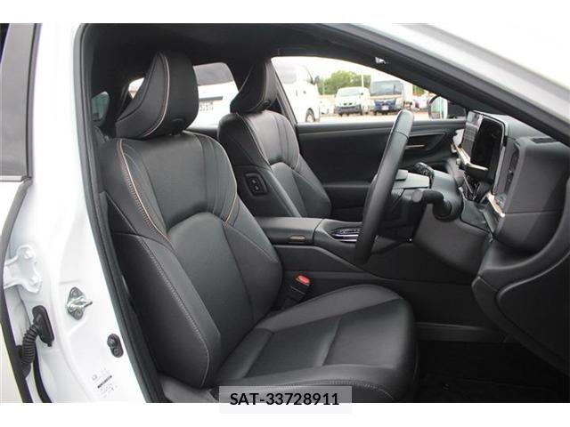 Toyota Crown Sports 2024-01 7357340-22