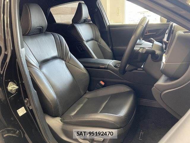 Toyota Crown Sports 2023-12 7357343-11
